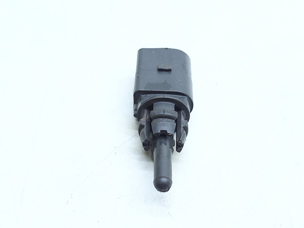 Sensor Temperatura Ar Vw Jetta Gli 2.0 2024 8z0820535b Preto