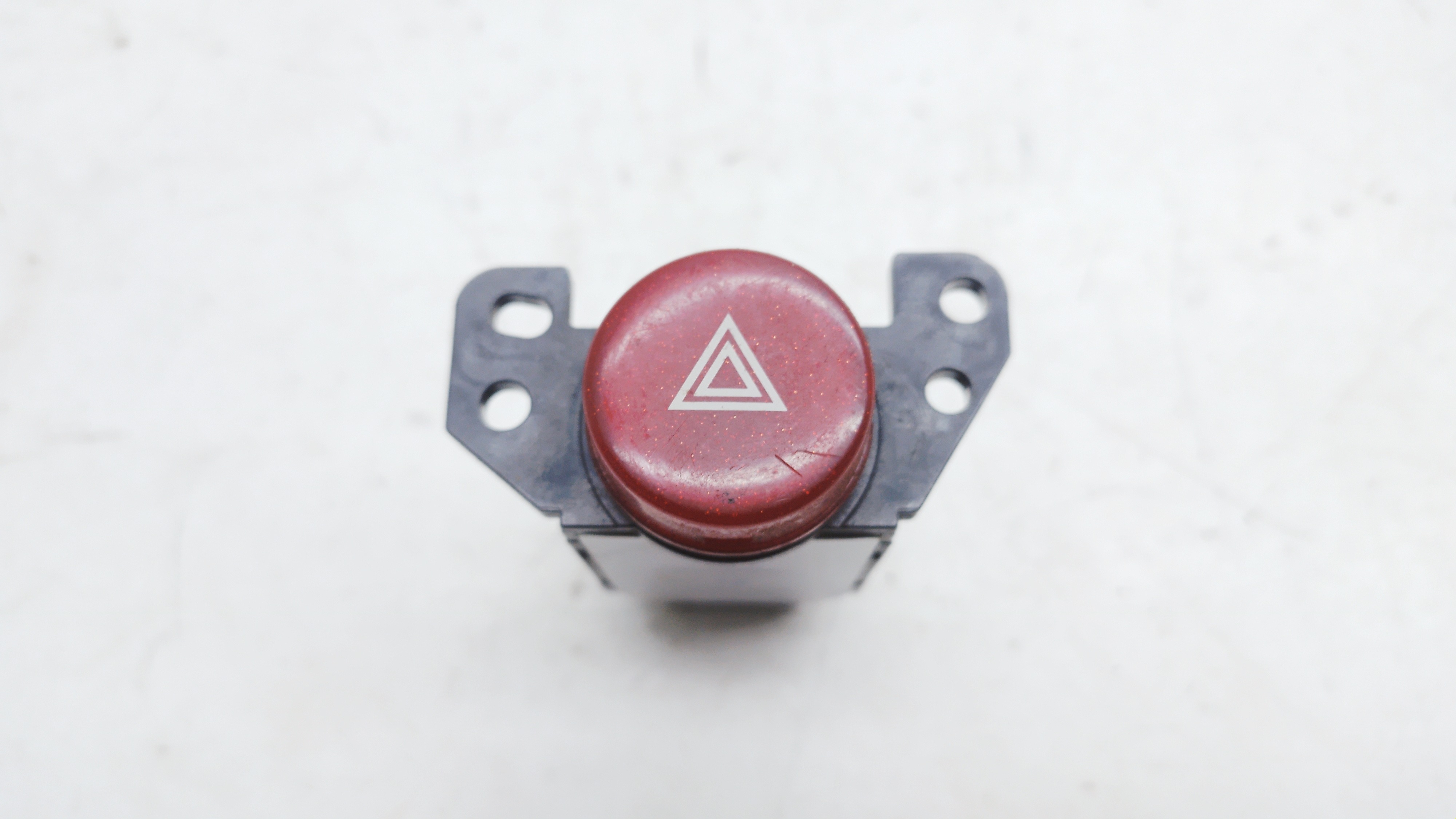 Botão Pisca Alerta Mitsubishi Airtrek 2.4 2006/ 2007 Vermelho