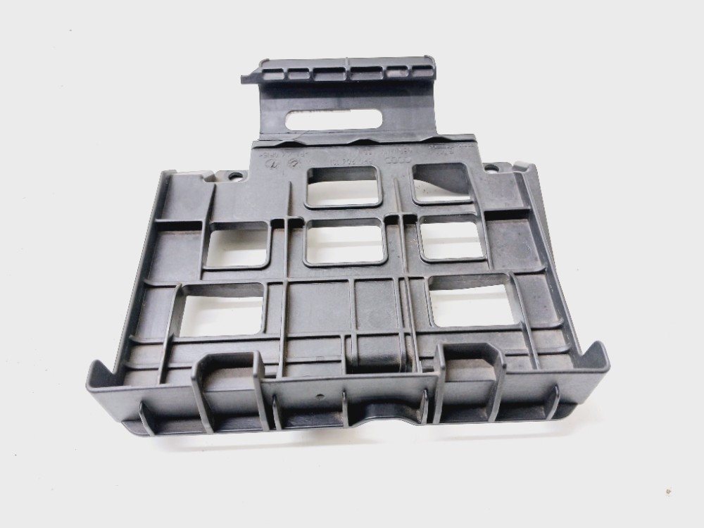 Suporte Módulo Injeção Audi A3 Tfsi 2.0 2010 2011 8p0906131