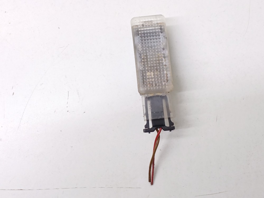 Luz Cortesia Porta Luvas Vw Jetta 2.0 Turbo 2013 6l0947565