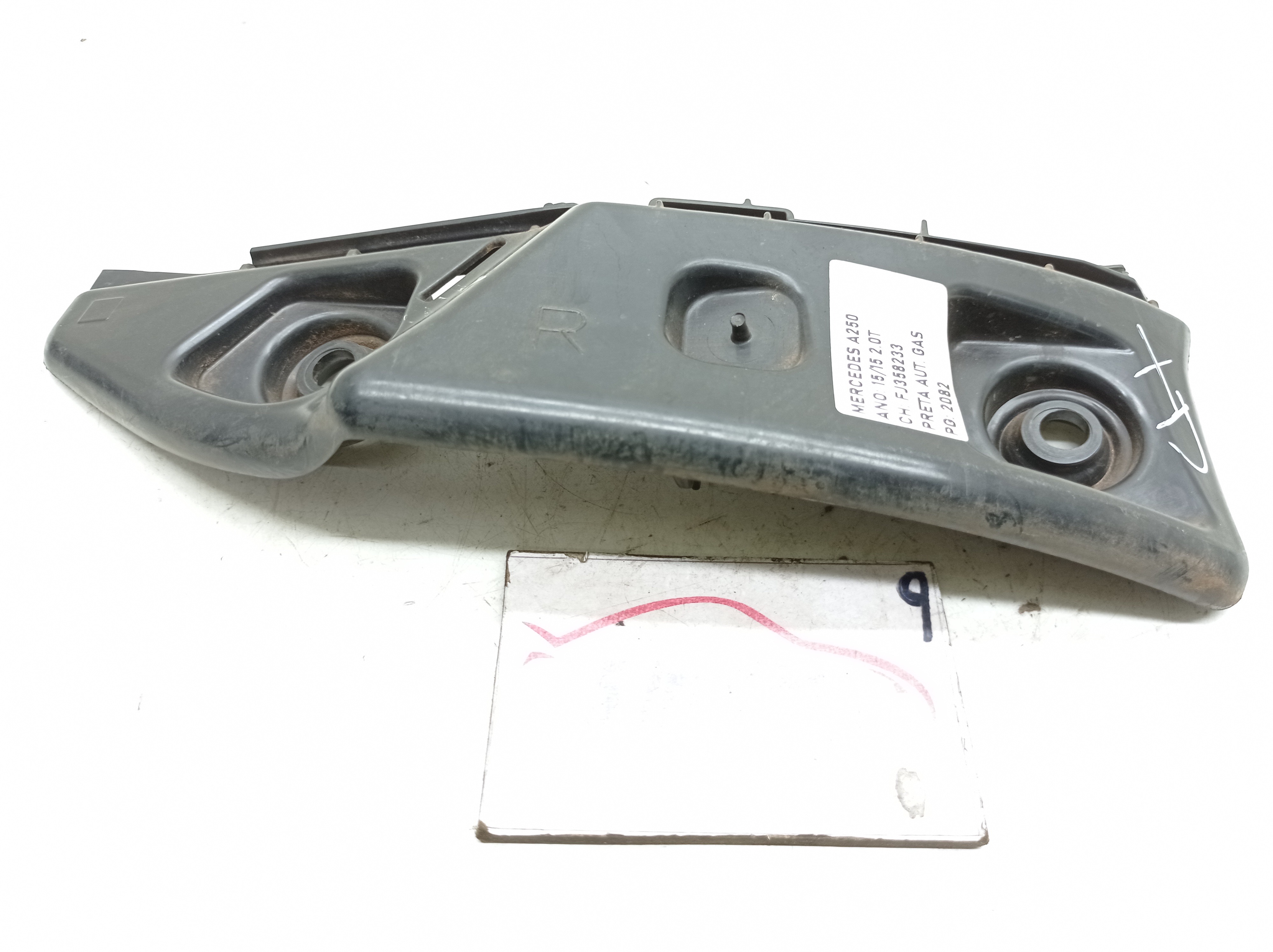 Guia Direita Parachoque Traseiro Mercedes A250 2.0 2015