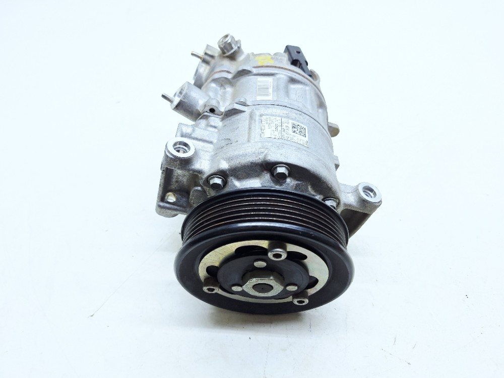 Compressor Ar Condicionado Vw Jetta Gli 2.0 2023 5Q0820803P