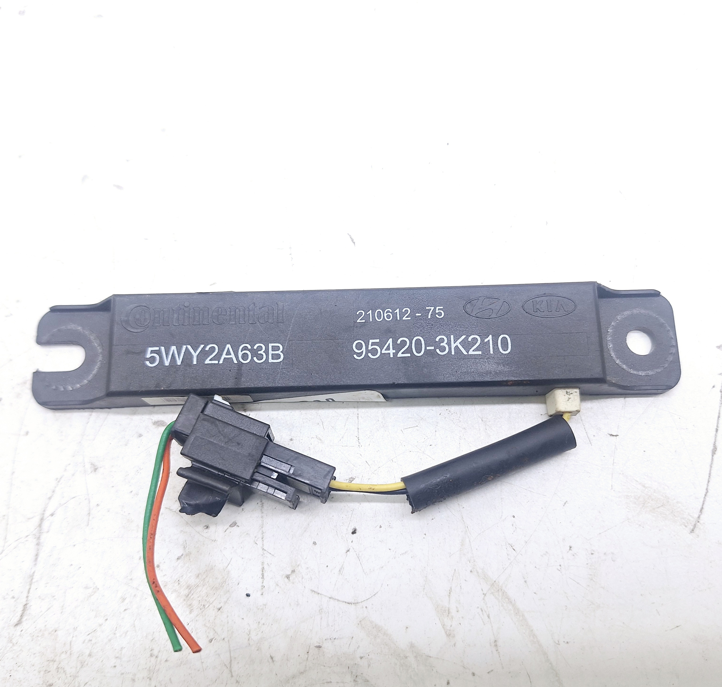 Sensor Keyless Kia Sportage 2.0 2012 2013 954203k210