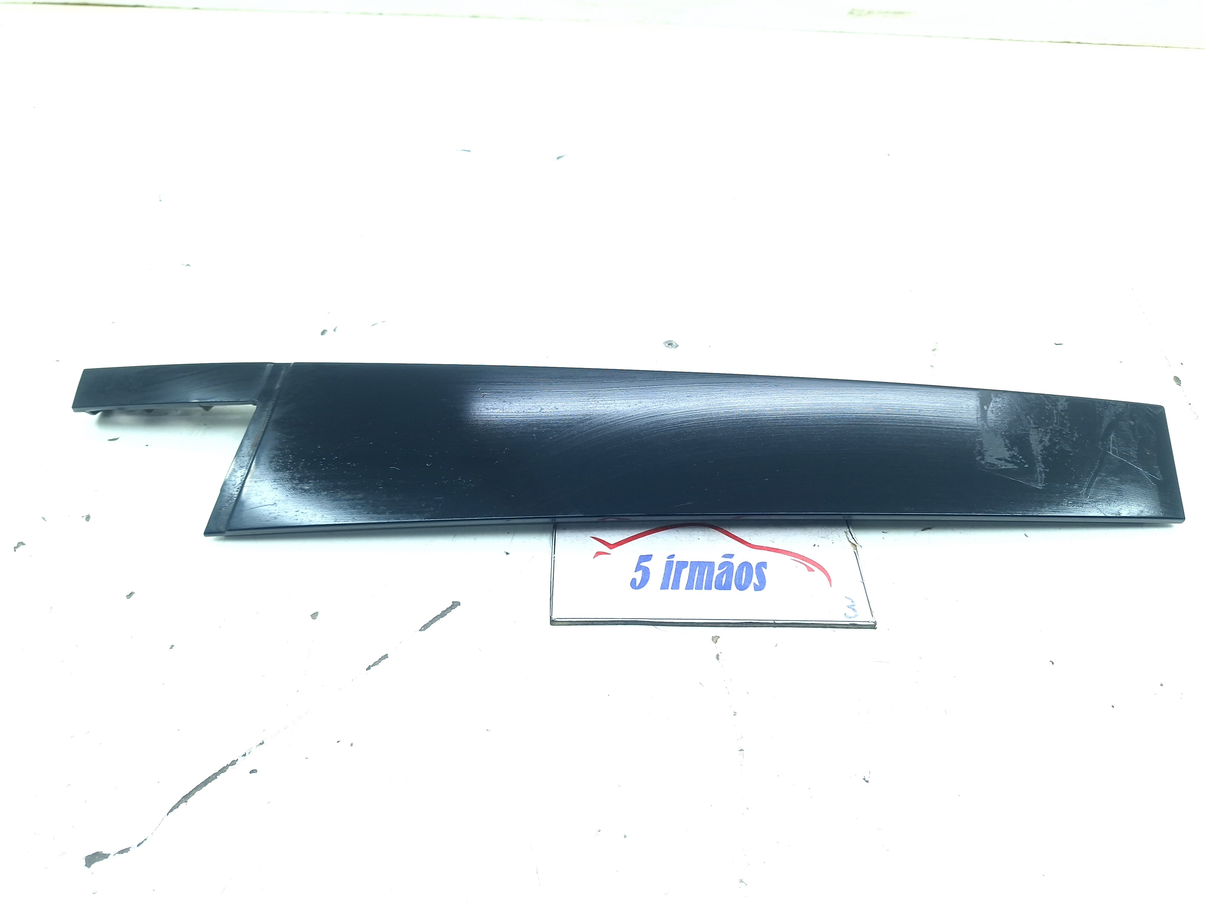 Acabamento Porta Traseira Direita Vw Tiguan 350 Tsi 2.0 2020 Preto