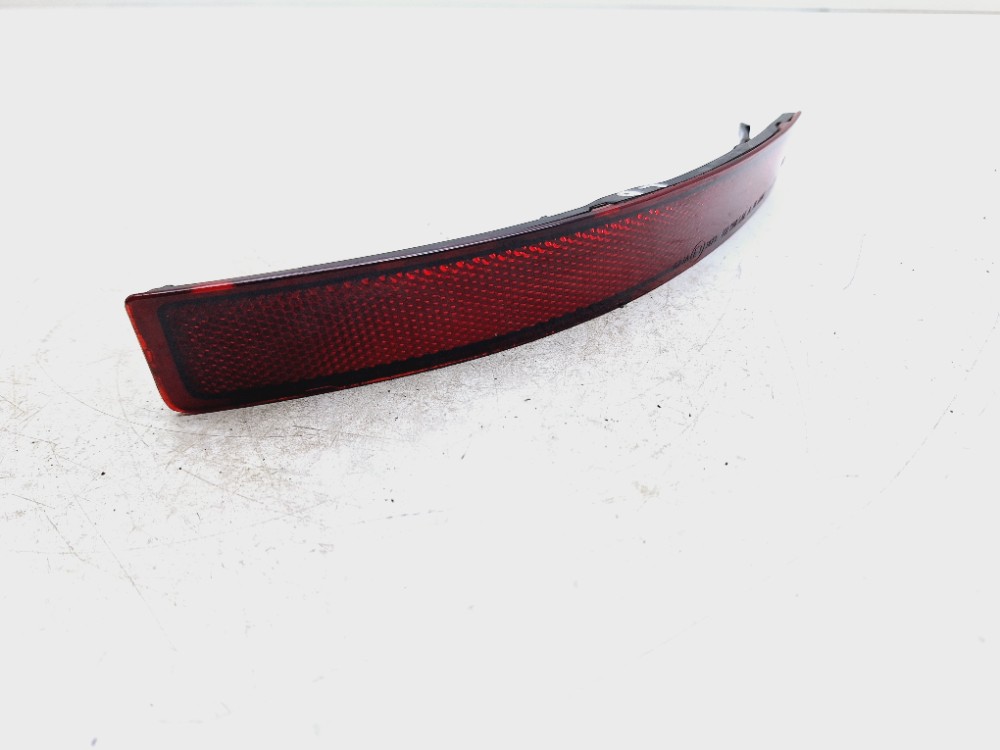 Refletor Olho Gato Traseiro Direito Vw Jetta 1.4 2016  Preto