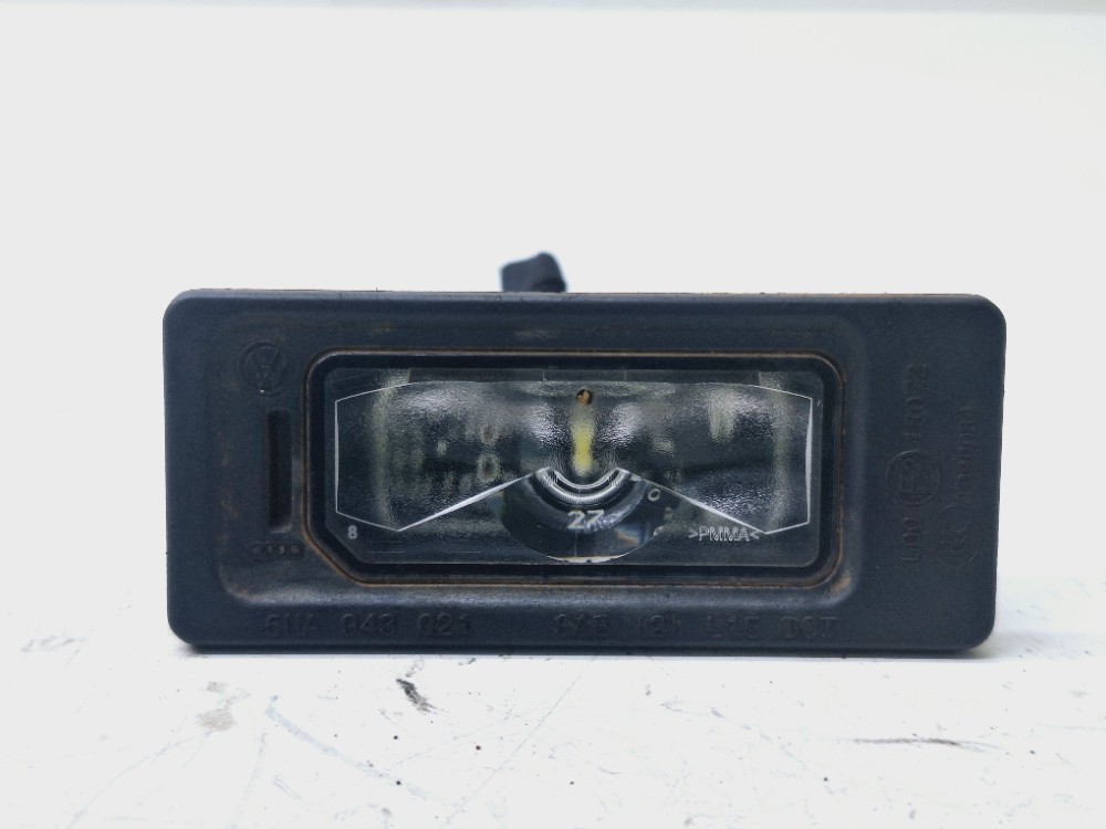 Luz Placa Volkswagen Taos Tsi 1.4t 2022 5na943021