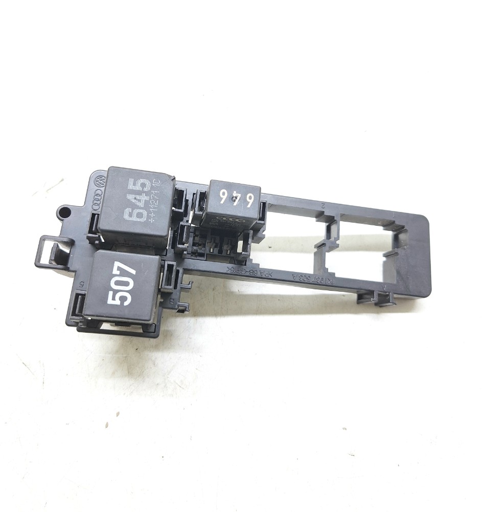 Caixa Fusiveis Vw Passat Tsi 2.0 2011 2012 4h0951253a