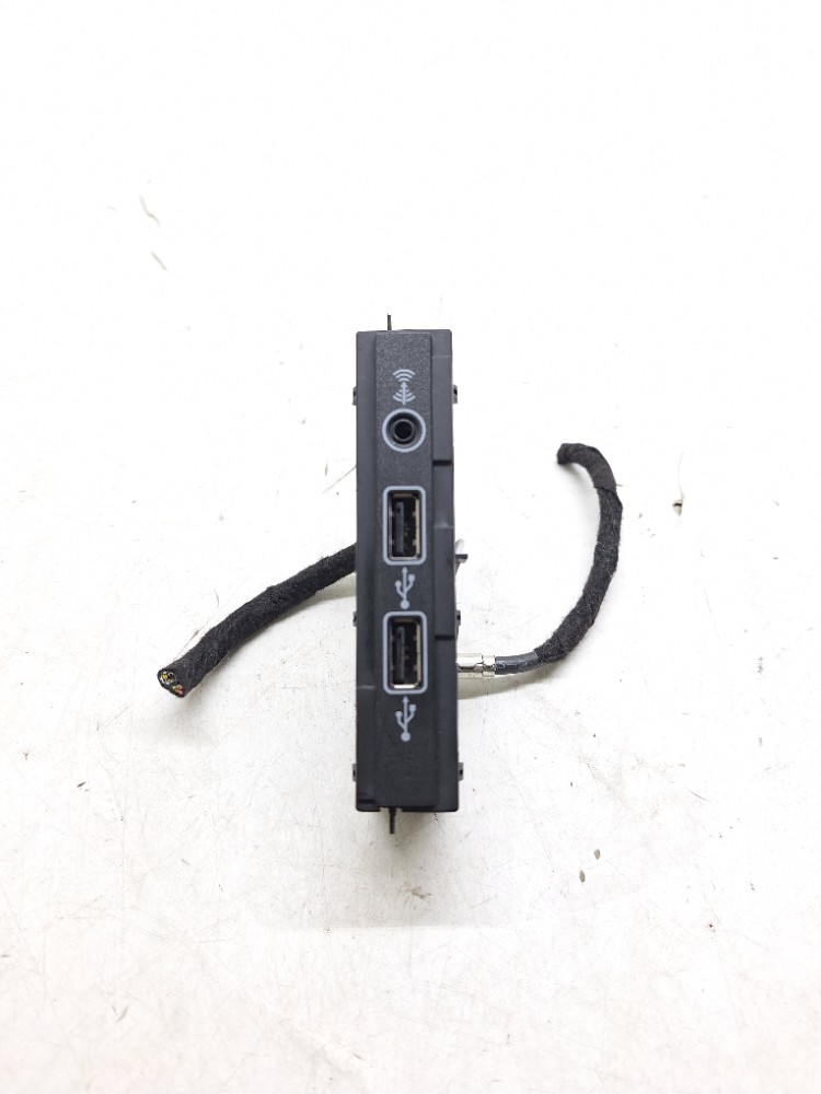 Entrada Auxiliar USB VW Tiguan Tsi 1.4 2018 2019 5qf035726