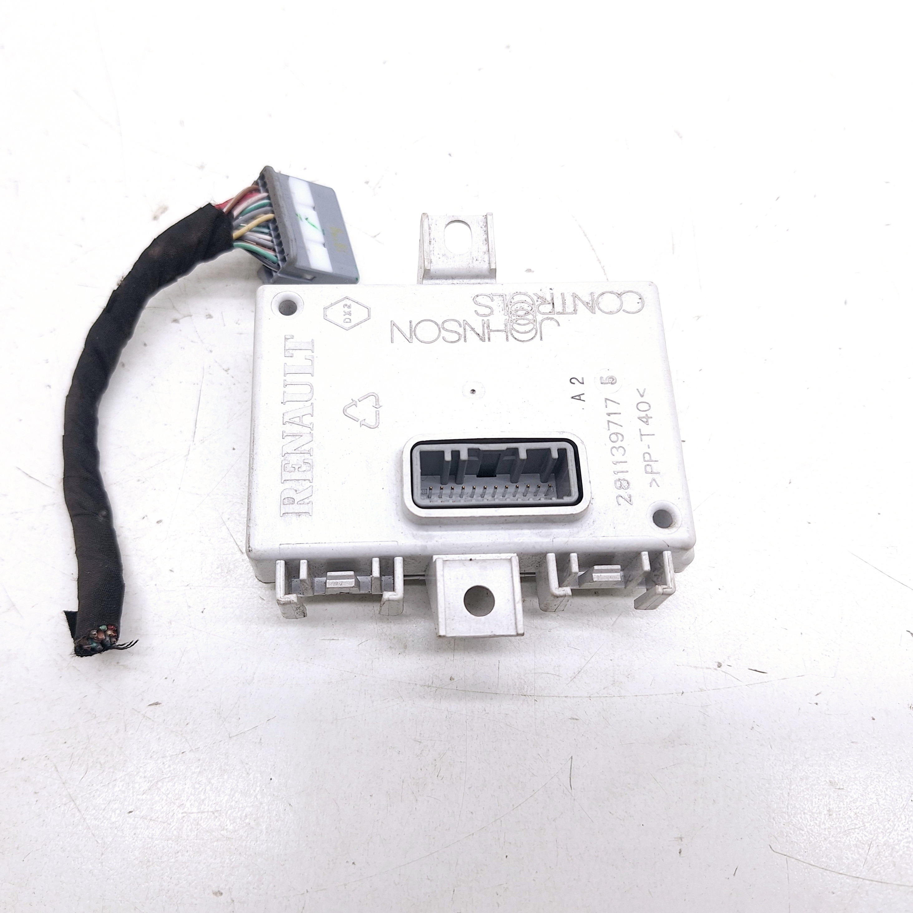 Módulo Comando Som Renault Fluence Gt 2.0 2013 Nº280384369r