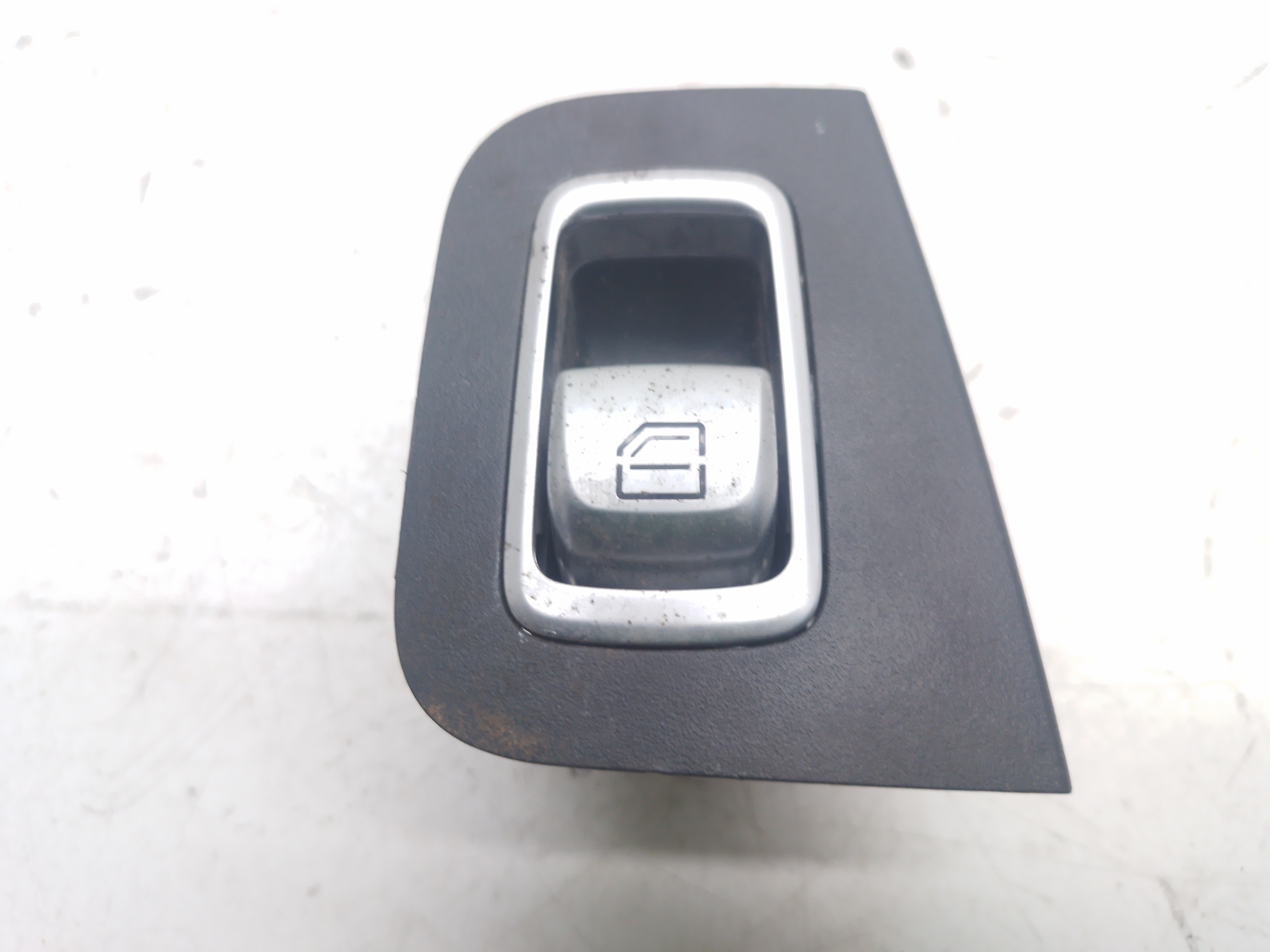 Botão Vidro Traseiro Direito Mercedes C180 2015 A2229052203