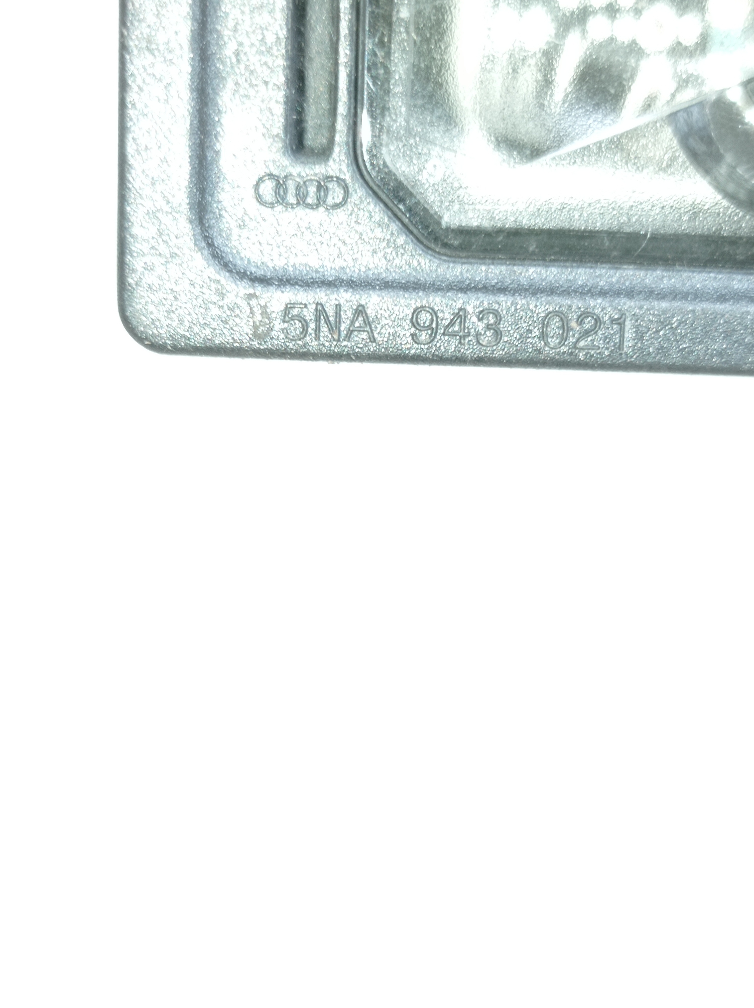 Lanterna Placa Audi A3 Tfsi 2.0 2021 / 2022 Nº5na943021
