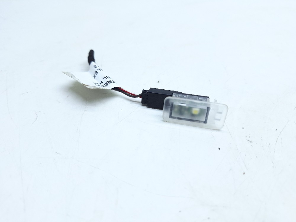 Luz Cortesia Forro Porta Vw Tcross Tsi 1.4 2026 5ta947409