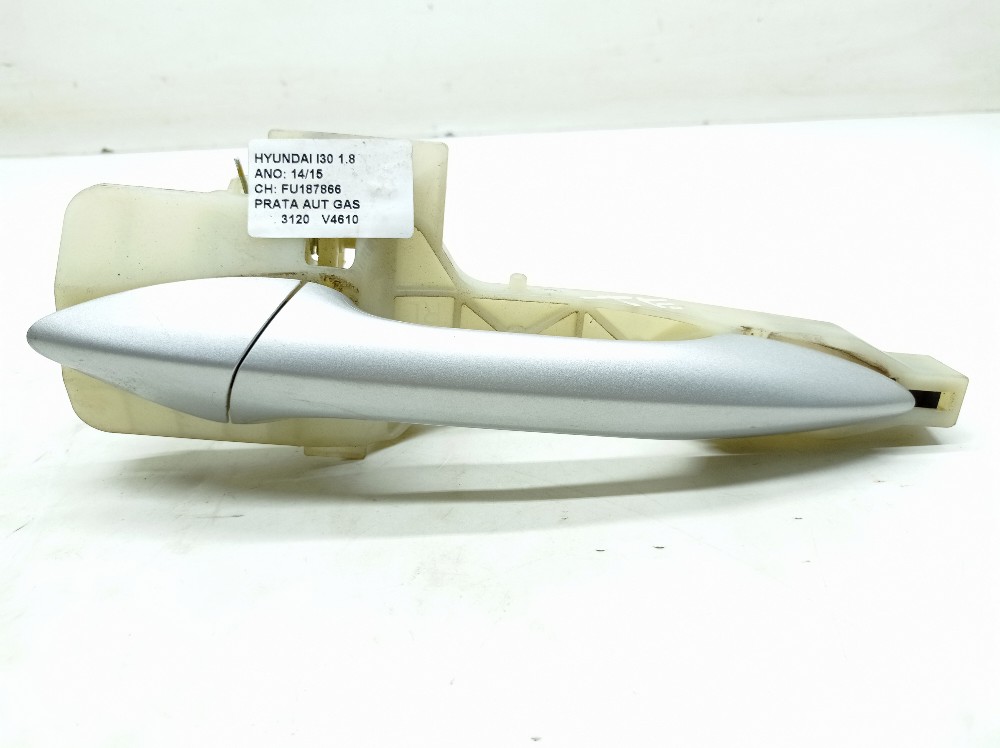 Maçaneta Externa Traseira Esquerda Hyundai I30 1.8 2014 2015 Prata Traseira
