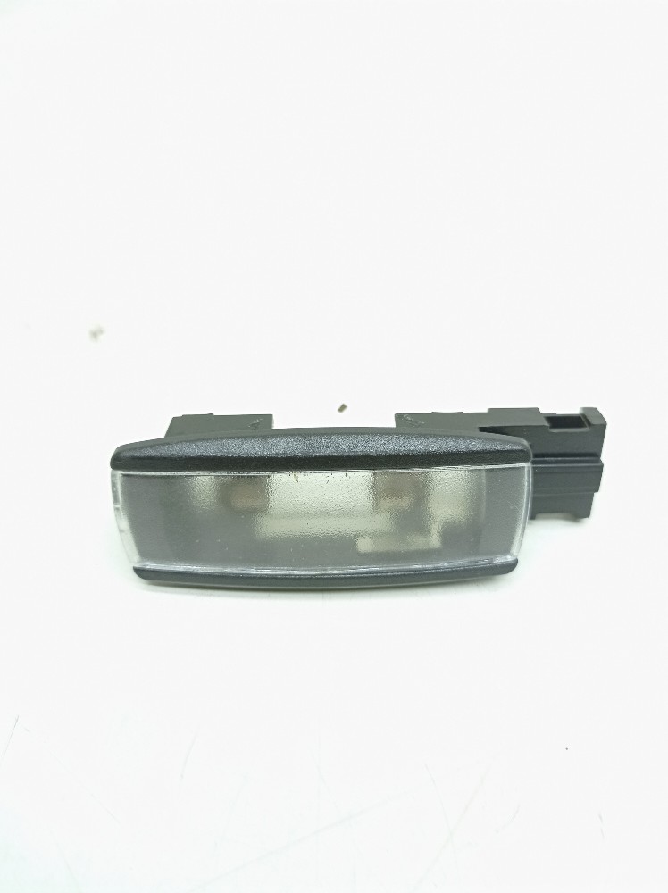 Luz cortesia quebra sol direito vw jetta gli 2.0  2019