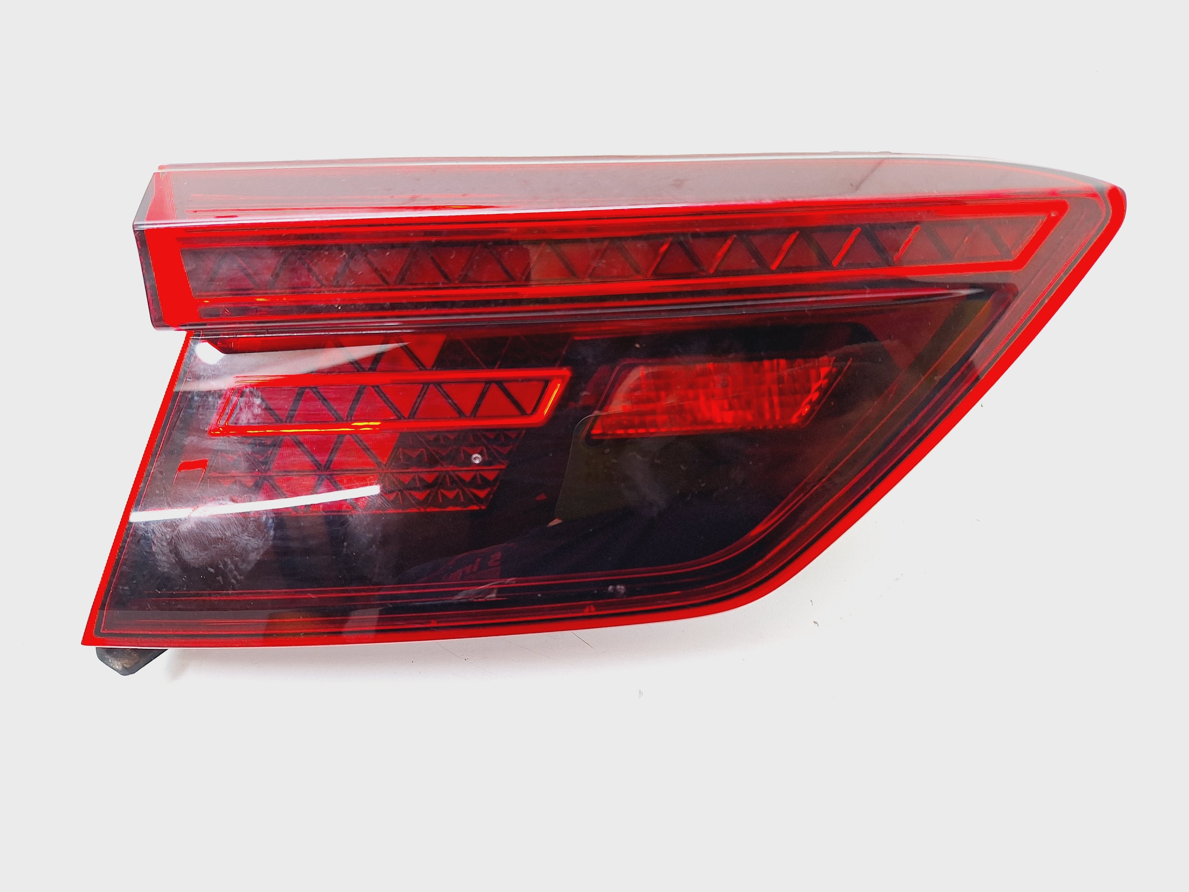 Lanterna Esquerda Tampa Traseira Vw Tiguan 2.0 2019 / 2020  Esquerdo Vermelho