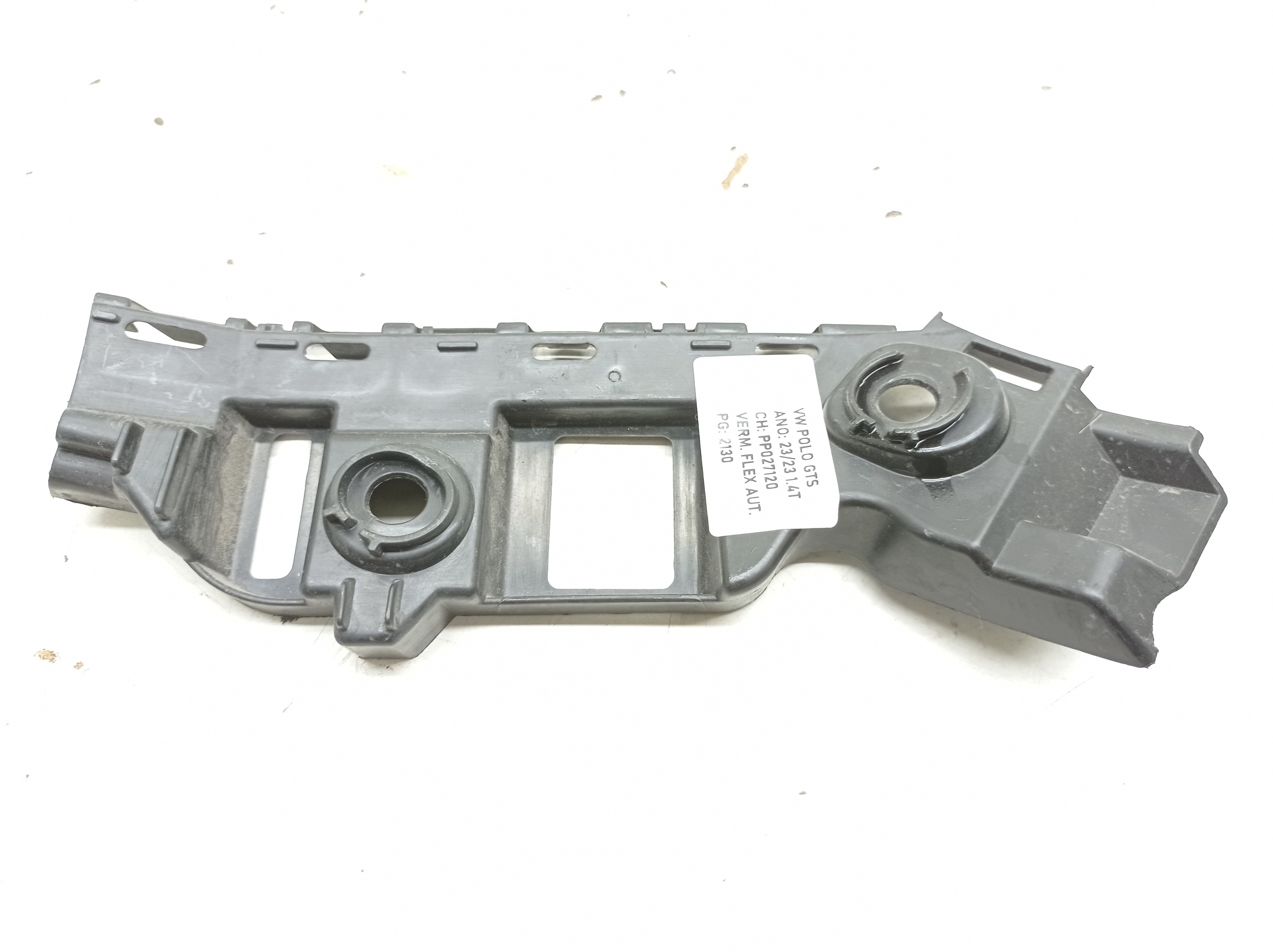Guia Direita Parachoque Traseiro Vw Tiguan Tsi 2.0 2011