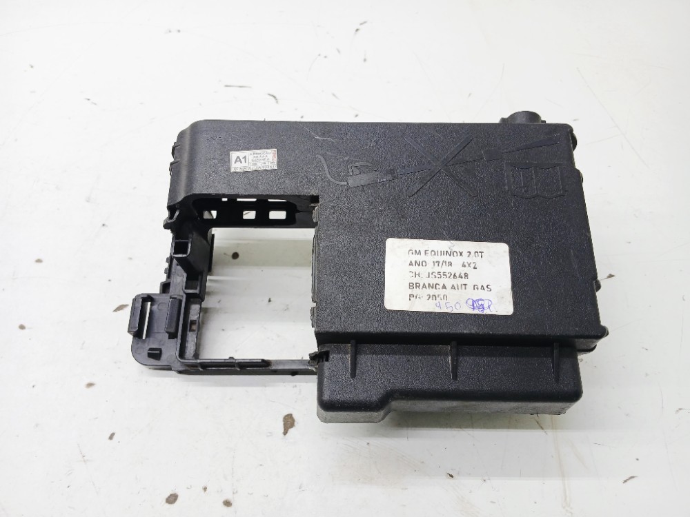 Placa Fusiveis Bateria Gm Equinox 2.0 Turbo 2018 84122051
