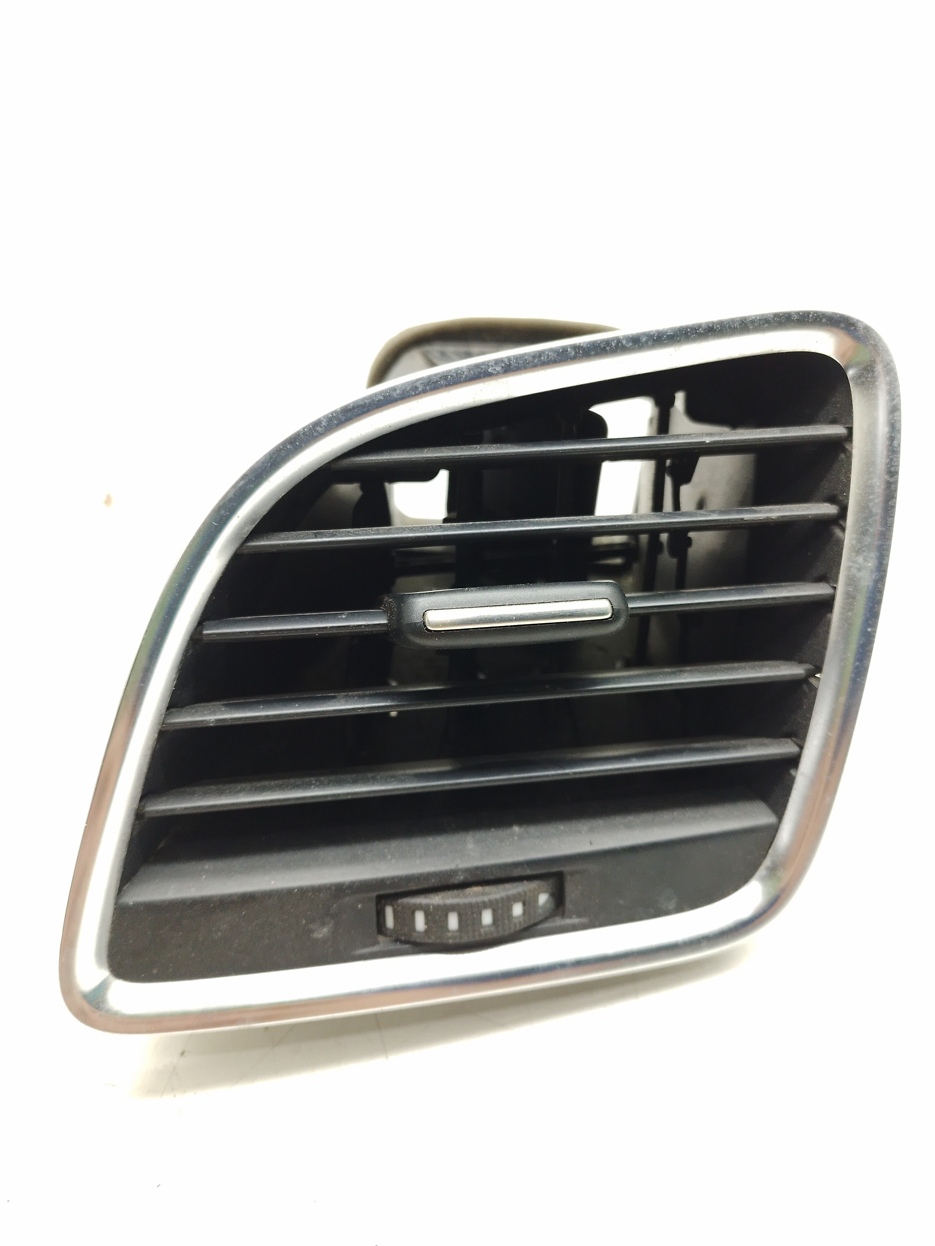 Difusor Ar Esquerdo Audi Q3 Tfsi 2.0 2014 Nº8u1820901