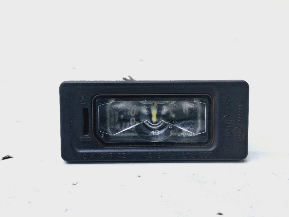 Luz Placa Volkswagen Taos Tsi 1.4t 2022 5na943021