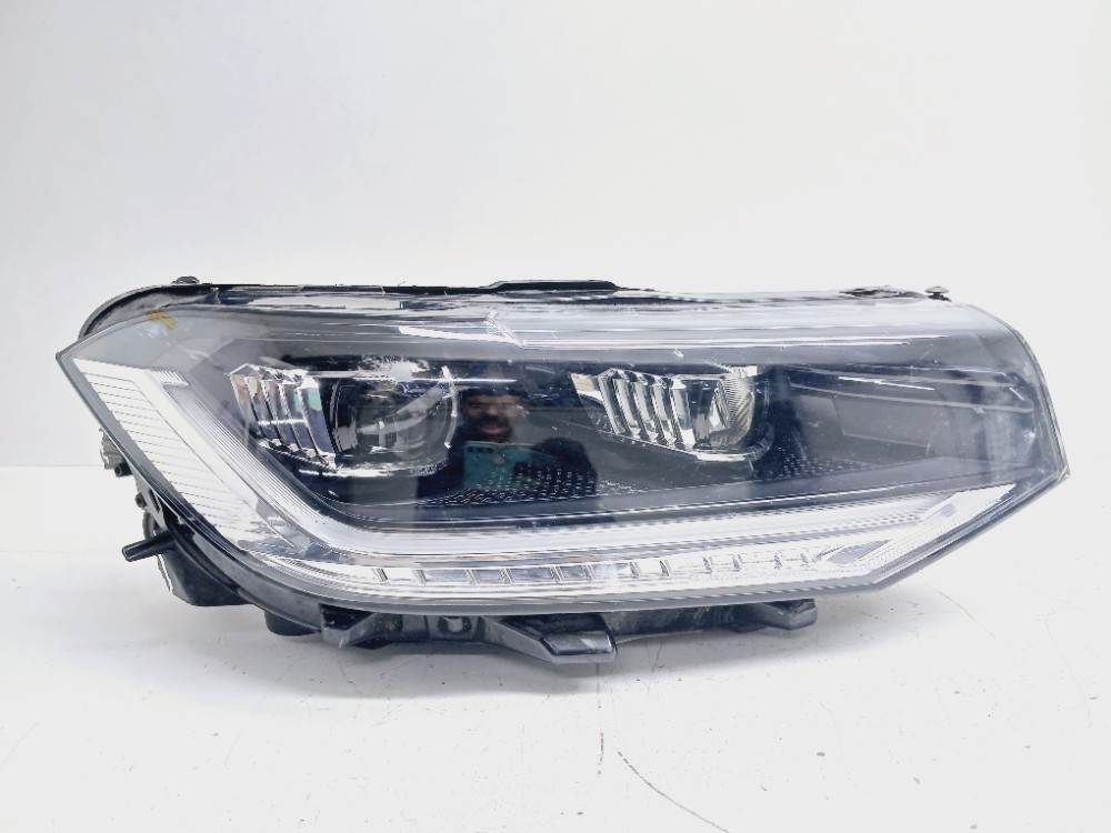 Farol Direito Vw Tcross 1.4 2021 2022 2gm941036b Direito/passageiro
