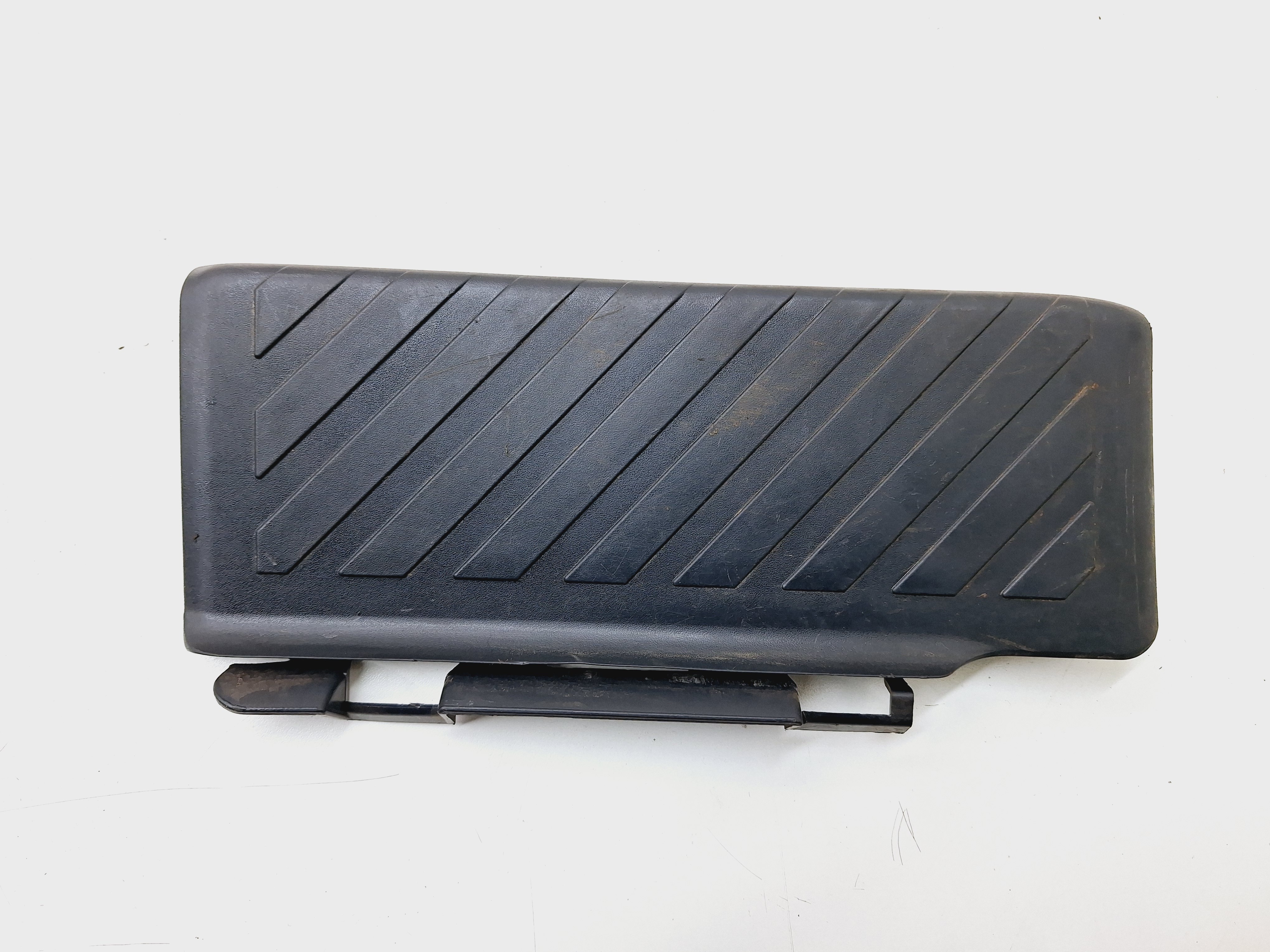 Soleira Descanso Pé Volkswagen Golf 1.4 2015 Nº5q1864777c Preto