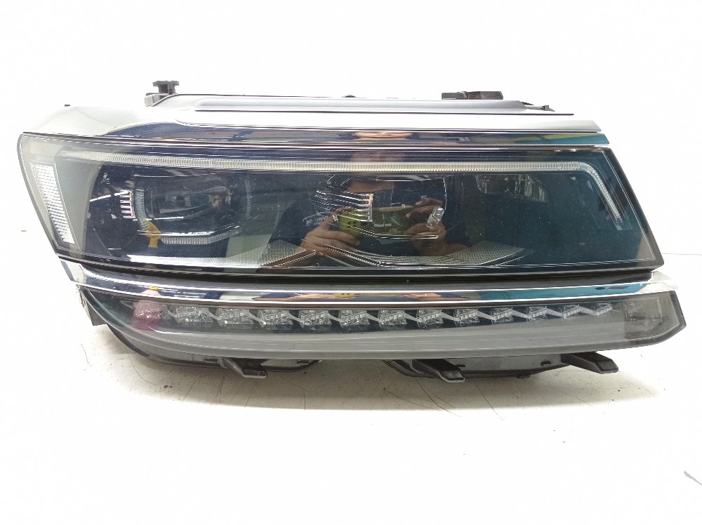 Farol Direito Vw Tiguan Tsi 2.0 2018 2019 5nn941114c