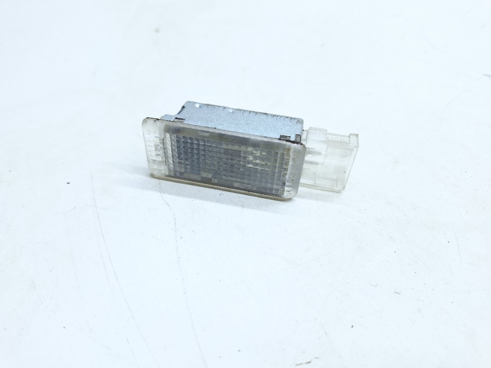 Luz Cortesia Vw Jetta 2.0 2016 7l0947415