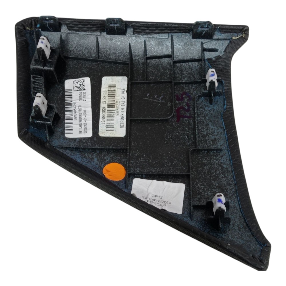 Moldura Acabamento Esquerdo Painel Chevrolet Tracker Lt 2025 3
