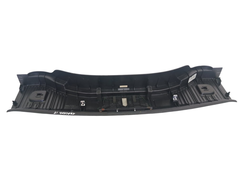 Acabamento Painel Traseiro Chevrolet Tracker Ltz 2015 6