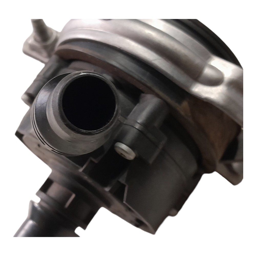 Bomba Agua Auxiliar Mercedes C200 2.0 16v Turbo Gas Aut 2016 3
