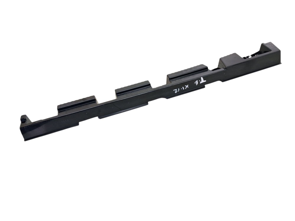Guia Suporte Traseiro Esquerdo Spoiler Lateral Bmw X1 2012 5