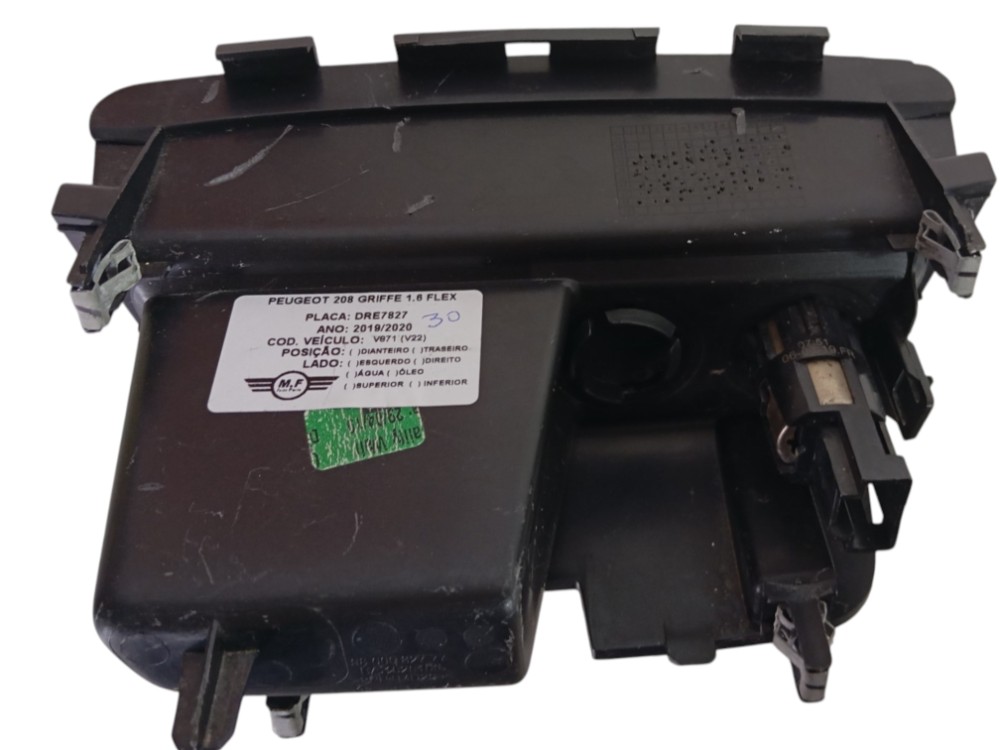 Moldura Com Tomada 12v Peugeot 208 Griffe 1.6 Flex Aut 2020 6