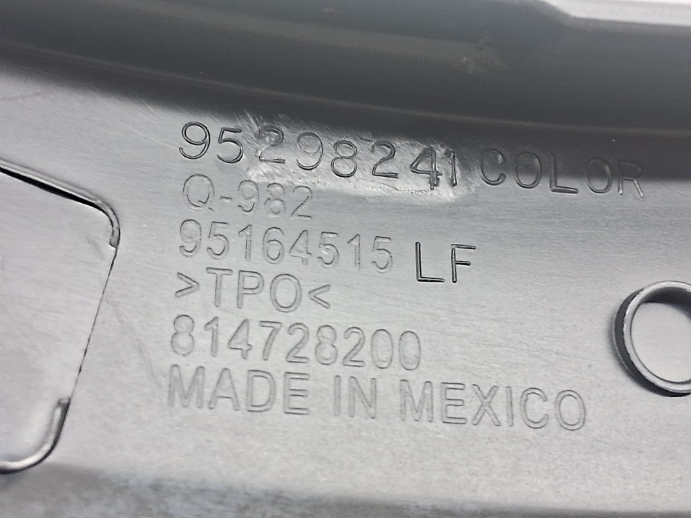 Aplique Lateral Traseiro Esquerdo Chevrolet Tracker Ltz 2015 5