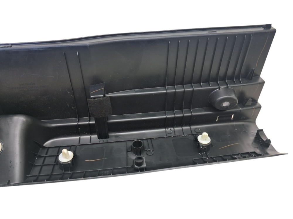 Acabamento Soleira Porta Malas Hyundai Creta Platinum 2022 Preto 5