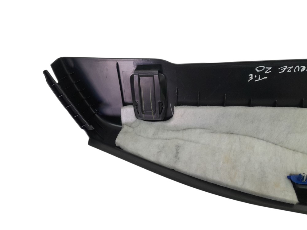 Acabamento Lateral Banco Tras Esq Chevrolet Cruze Sedan 2020 3
