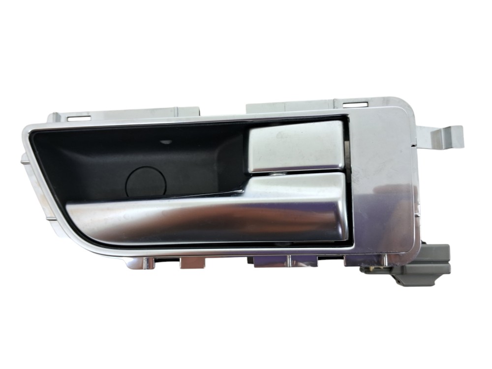 Macaneta Interna Tras Direita Land Rover Discovery 4 2011 – Cromado – Traseira 1
