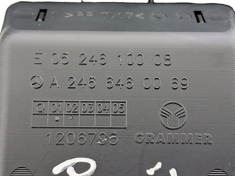 Acabamento Traseiro Console Central Mercedes A200 2014 7