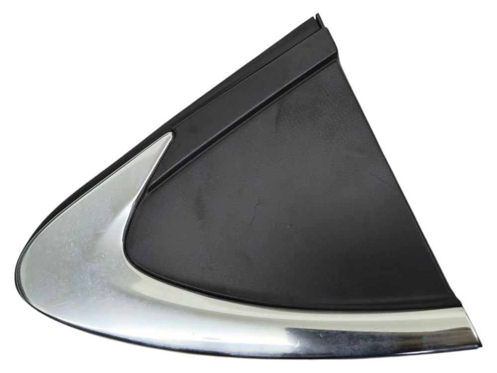 Acabamento Externo Porta Traseira Dir Chevrolet Cruze 2020 Preto E Cromado