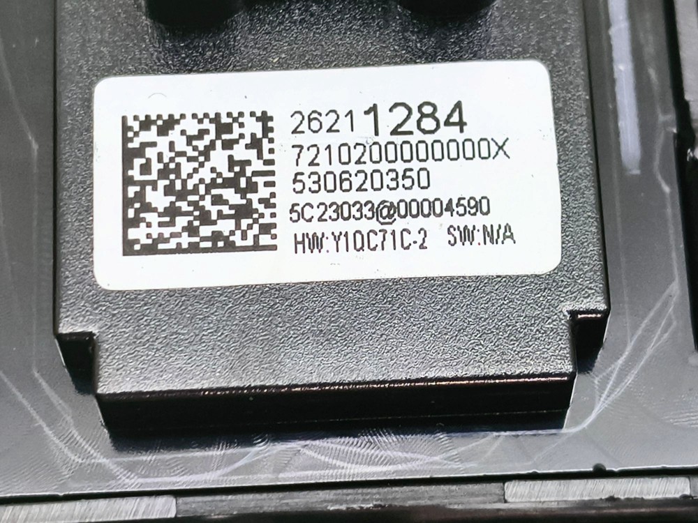 Botao Vidro Traseiro Esq Chevrolet Tracker Midnight 2024 6