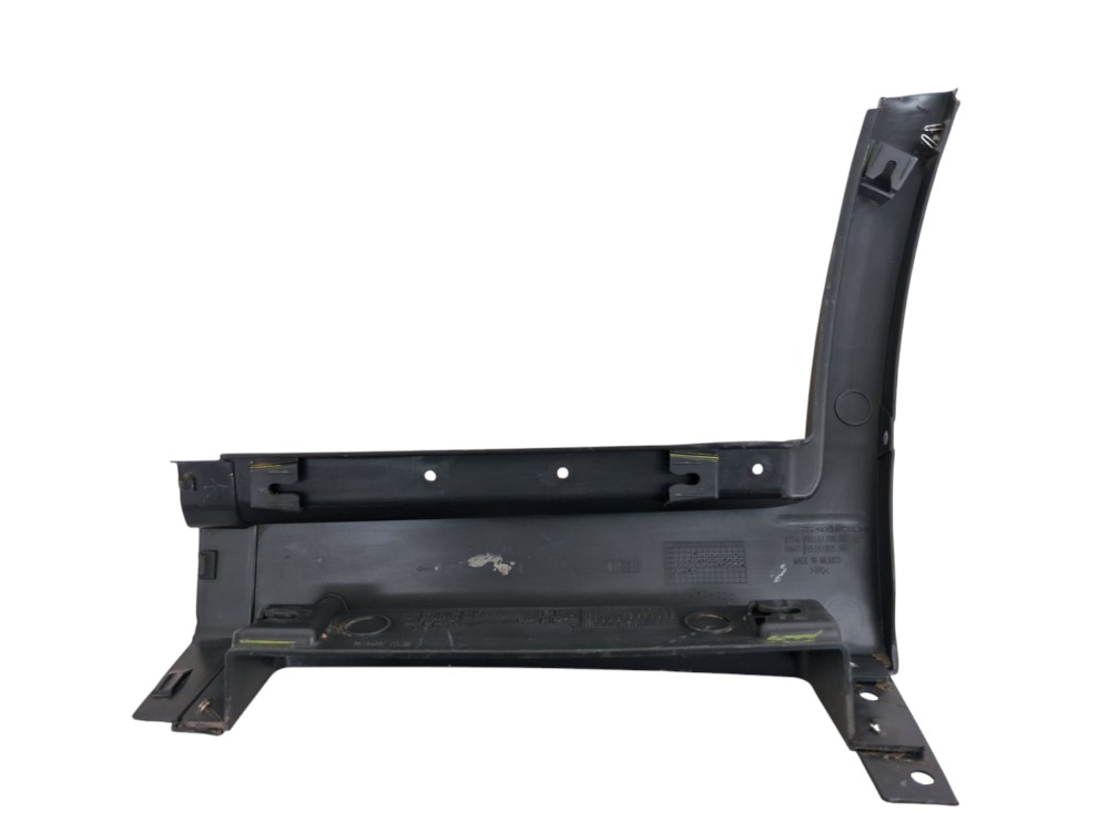 Acabamento Sporiler Direito Chevrolet Tracker Ltz 2015 4