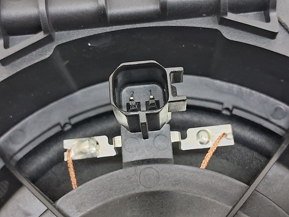 Alto Falante Porta Traseira Esquerda Chevrolet Tracker 2024 Preto 5