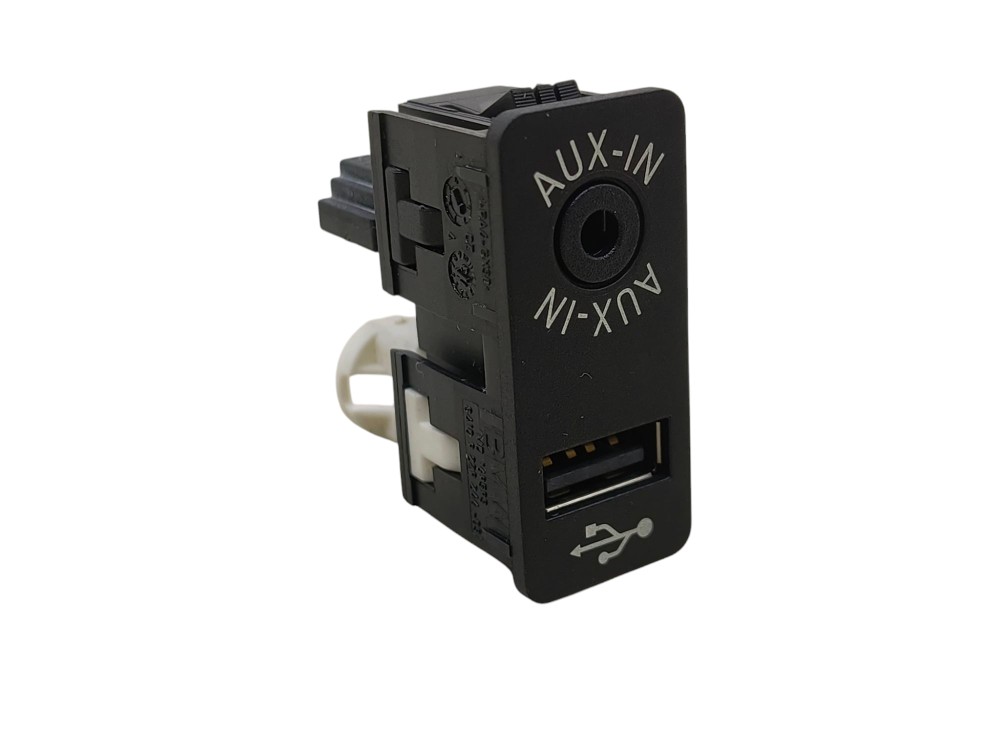 Entrada Tomada Usb Auxiliar Bmw 116i N13 1.6 16v Turbo 2014 Preto