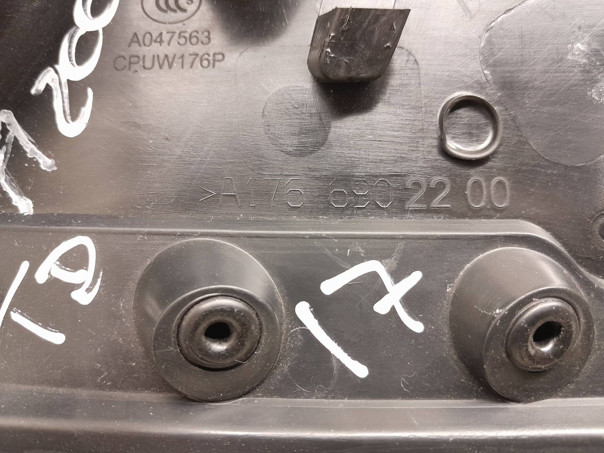 Acabamento Coluna Traseira Direita Mercedes A200 2017 2