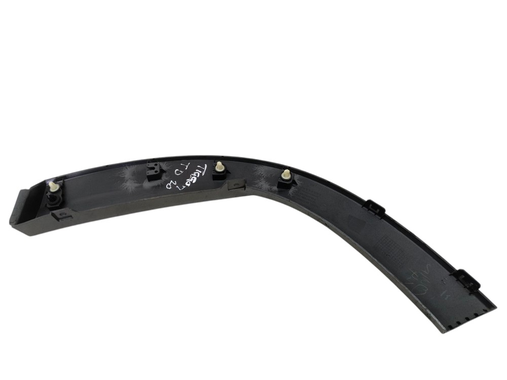 Aplique Lateral Traseiro Direito Chery Tiggo 7 1.5 16v 2020 2