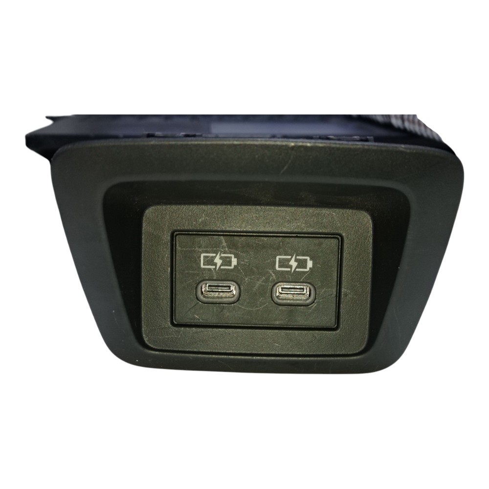 Entrada Usb-c Toyota Corolla Cross Xrv 2024 5