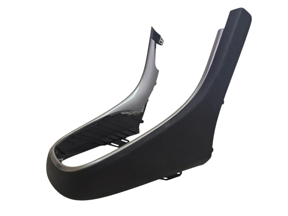 Moldura Console Trambulador Chevrolet Tracker Ltz 2015 2