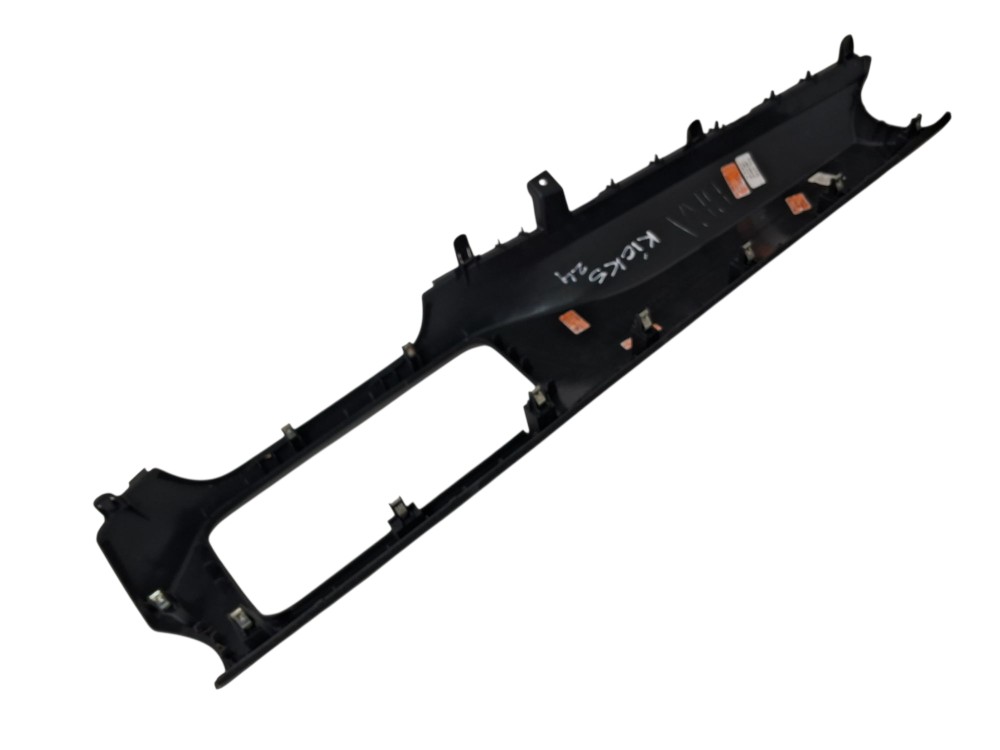 Moldura Central Painel Nissan Kicks 2024 4
