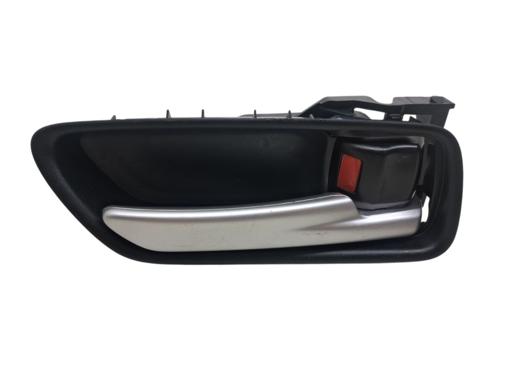 Maçaneta Interna Porta Diant Dir Toyota Corolla Cross 2024 Preta E Prata Dianteira 1