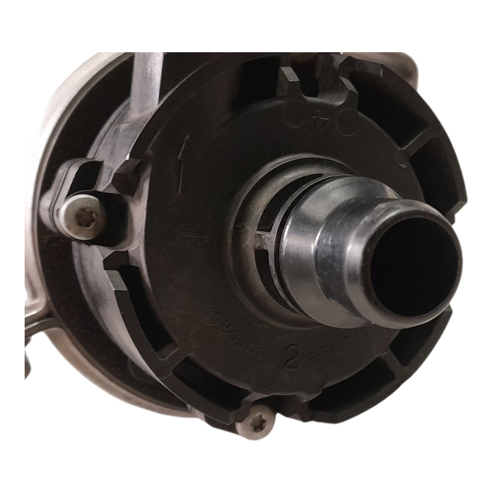 Bomba Agua Auxiliar Mercedes C200 2.0 16v Turbo Gas Aut 2016 4