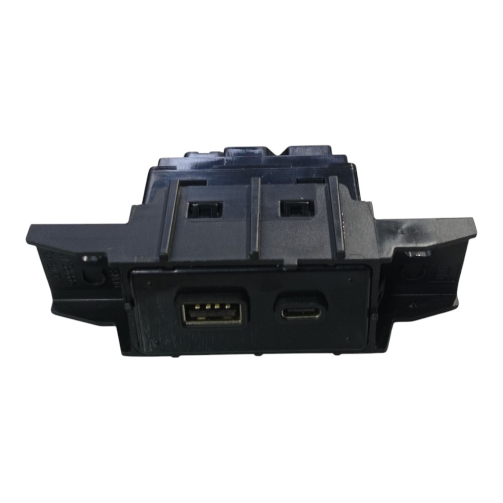 Entrada Usb E Aux Chevrolet Tracker Lt 1.0 Aut 2026